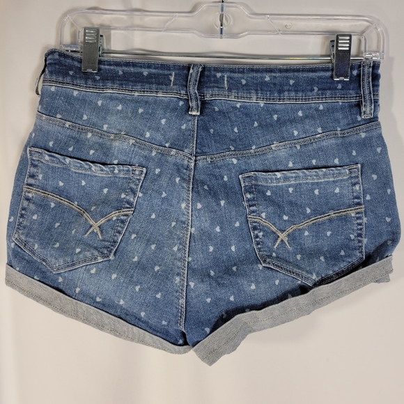 Bullhead Heart Print Hi Rise Five Pocket Cuffed Hem Shorts Size 9 - Picture 4 of 8